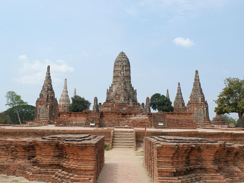 The central prang of Wat Chaiwatthanaram rising above its brick terrace