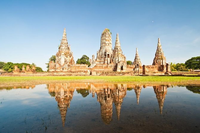 Wat Chaiwatthanaram reflected in the water beside it